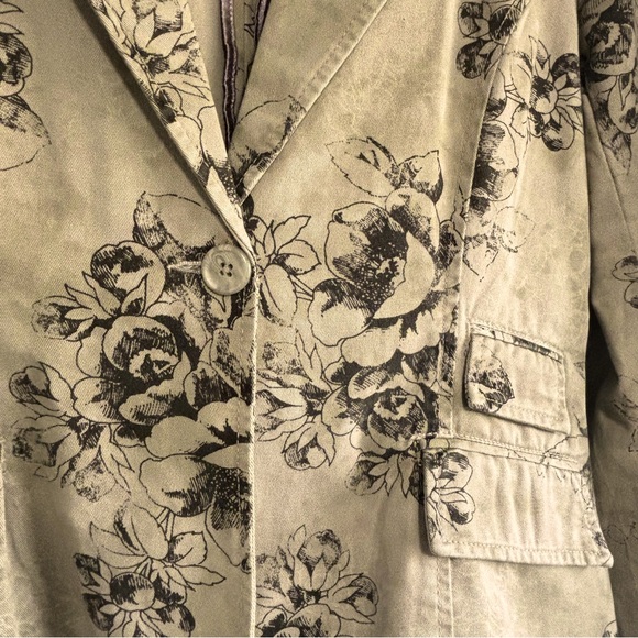 Caribbean Joe Floral Tan Blazer | Size 12 - Picture 4 of 9